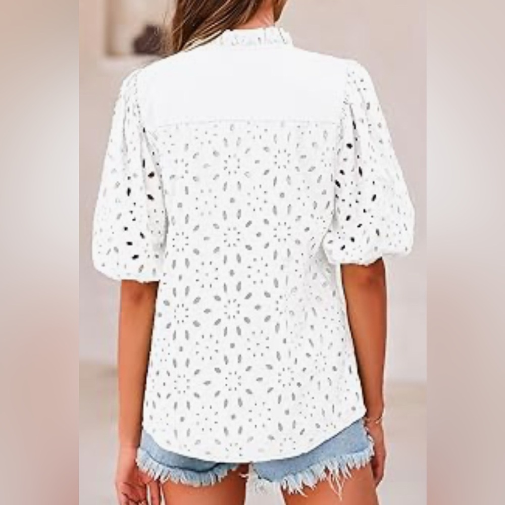 Pretty Garden Eyelet Blouse - Picture 3 of 3